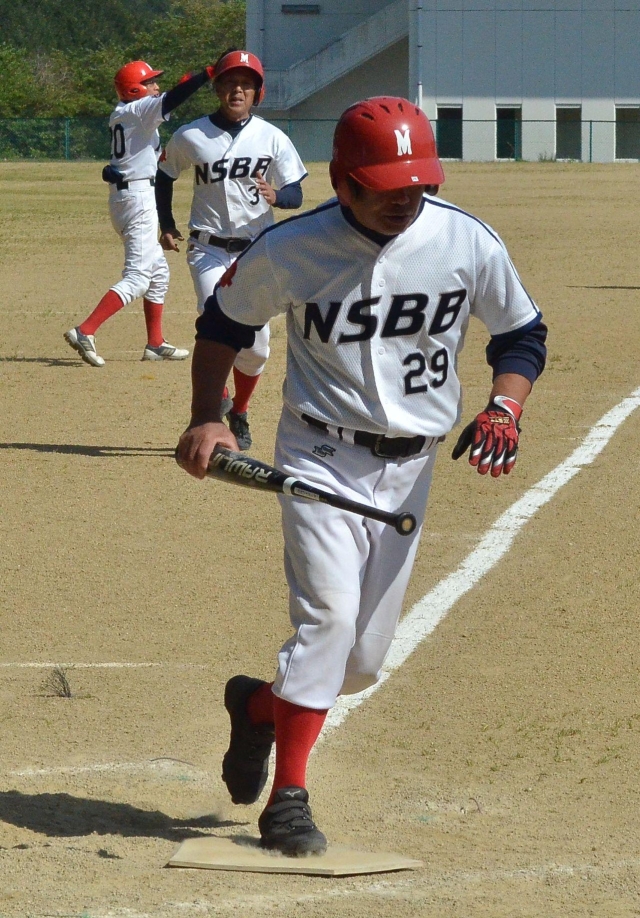 ＜写真＞奈良県勢、還暦の部でNSBBが本戦出場権を獲得 - 「おじいちゃんの甲子園」A級特別選抜大会｜奈良新聞デジタル